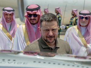 image-ukrainian-president-volodymyr-zelenskiy-arrives-to-attend-the-arab-league-summit-in-jeddah
