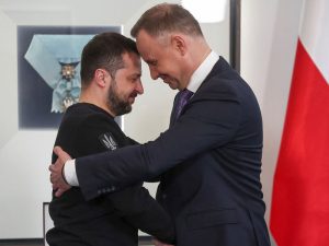 image-2023-04-05t094512z_638113530_rc2980aftwf4_rtrmadp_3_ukraine-crisis-poland-zelenskiy-pic_32ratio_900x600-900x600-99185-1