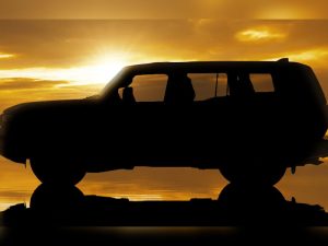 image-2025-toyota-land-cruiser-teaser-pic_32ratio_900x600-900x600-81820
