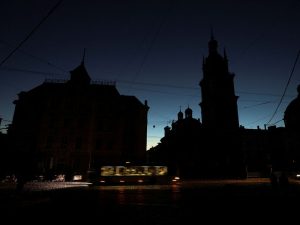 image-2022-10-10t182656z_1183029608_rc2hyw9ktbk5_rtrmadp_3_ukraine-crisis-lviv-blackout-pic_32ratio_900x600-900x600-86342