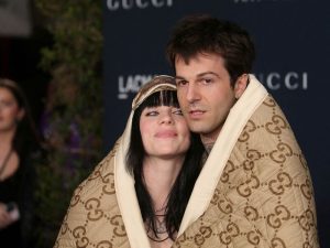 image-2022-11-06t045707z_1605064146_rc22gx9jk0m7_rtrmadp_3_usa-entertainment-lacma-pic_32ratio_900x600-900x600-15037