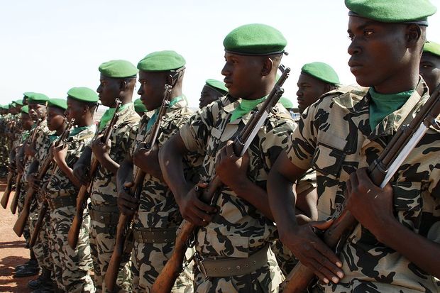 image-1200px-malian_soldiers