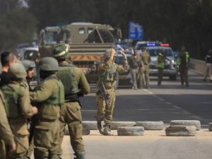 image-aa-20231013-32390312-32390298-israel_increases_tank_and_armored_vehicle_deployment_to_gaza_border