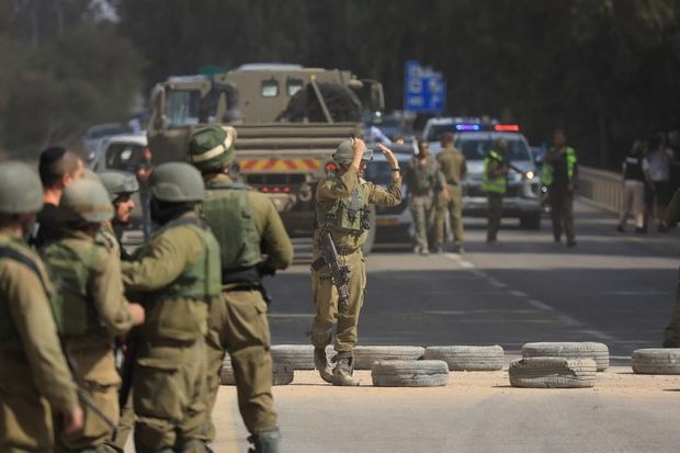 image-aa-20231013-32390312-32390298-israel_increases_tank_and_armored_vehicle_deployment_to_gaza_border