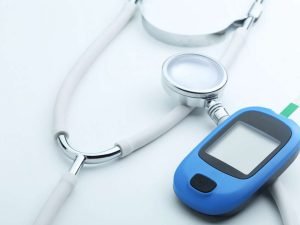image-blood-glucose-meter-stethoscope-white-background_1387-139-pic_32ratio_1200x800-1200x800-24028