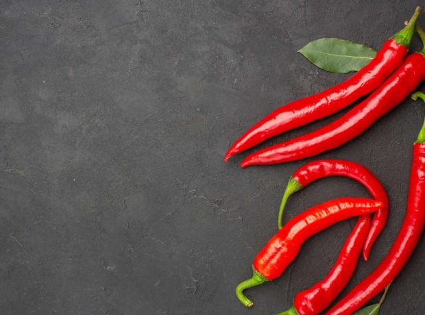 image-top-close-view-red-peppers-pay-leaves-right-side-black-table-with-free-space_140725-81191-pic_32ratio_900x600-900x600-23789
