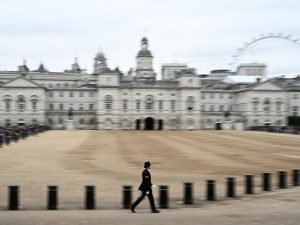 image-2022-09-19t071730z_1296417160_rc27kw92qku0_rtrmadp_3_britain-royals-queen-pic_32ratio_900x600-900x600-98202