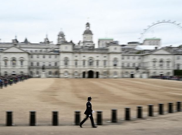 image-2022-09-19t071730z_1296417160_rc27kw92qku0_rtrmadp_3_britain-royals-queen-pic_32ratio_900x600-900x600-98202