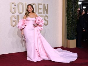 image-upload-2024-01-08t024413z_1709520316_hp1ek1807llfw_rtrmadp_3_awards-golden-globes-pic_32ratio_900x600-900x600-23982