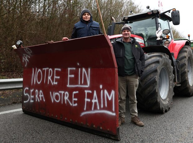 image-upload-2024-01-25t144105z_507474500_rc21p5ax3ljg_rtrmadp_3_france-politics-farmers-pic_32ratio_1200x800-1200x800-32155