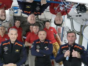 image-blog_ax3_crew_farewell