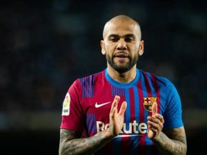image-europapress_4359659_dani_alves_of_fc_barcelona_in_action_during_liga_match_football_match-1200x800