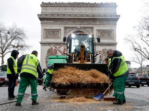 image-upload-2024-02-01t150608z_49289114_rc2ot5a9xsas_rtrmadp_3_europe-farmers-france-pic_32ratio_900x600-900x600-67927