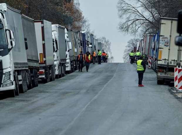 image-upload-2023-11-24t104439z_1157058603_rc2hg4an9tyw_rtrmadp_3_ukraine-crisis-poland-border-pic_32ratio_900x600-900x600-70144-1