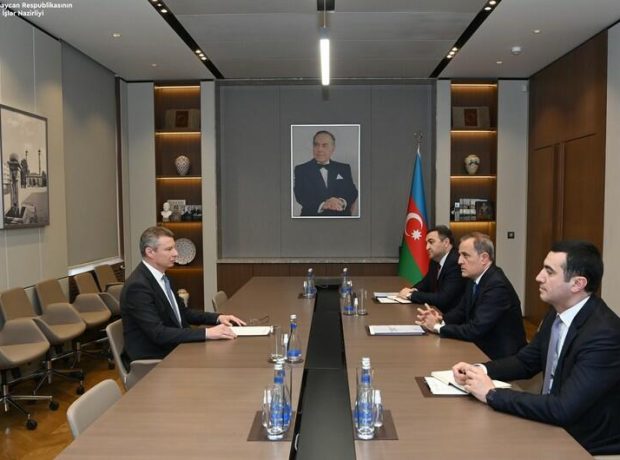 image-b3ff380c-5a6b-3b87-9ba5-8bdd6f4d8ea7_850_-1