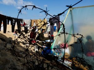 image-upload-2024-02-11t100845z_349640215_rc2jz5ar2hz5_rtrmadp_3_israel-palestinians-gaza-rafah-family-pic_32ratio_900x600-900x600-35778