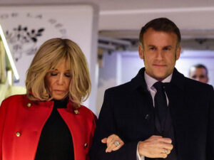 image-695baaef02e8bd39eb4df3d4