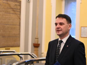 image-695ca6a7ae5ac90aca05eb36